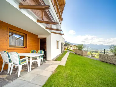 Ein allgemeiner Bergblick oder ein Berglick von der Ferienwohnung aus
