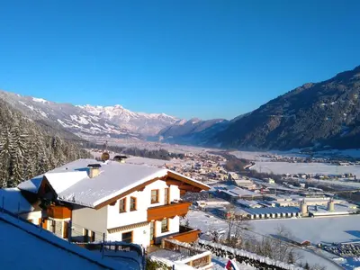 Ein allgemeiner Bergblick oder ein Berglick von der Ferienwohnung aus