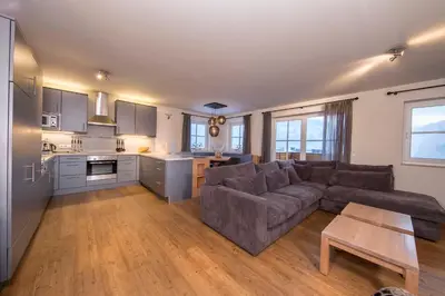 Küche/Küchenzeile in der Unterkunft Holidayhome with Sauna Genieten in Saalbach Top E2