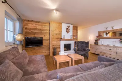 TV/Unterhaltungsangebot in der Unterkunft Holidayhome with Sauna Genieten in Saalbach Top E2