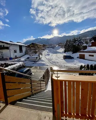 Ein allgemeiner Bergblick oder ein Berglick von der Ferienwohnung aus