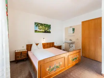 Ein Bett oder Betten in einem Zimmer der Unterkunft Chalet in Hainzenberg near Ski Slopes