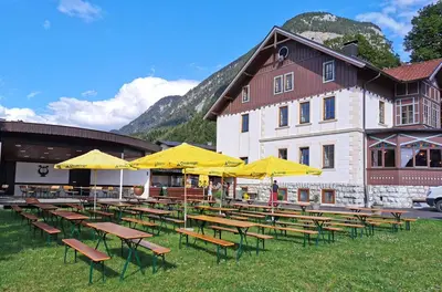 Ein allgemeiner Bergblick oder ein Berglick von des Hotels aus