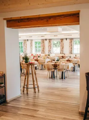 Ein Restaurant oder anderes Speiselokal in der Unterkunft Gasthof Franziskibad