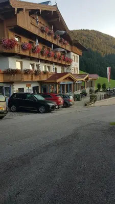 Ein allgemeiner Bergblick oder ein Berglick von der Pension aus