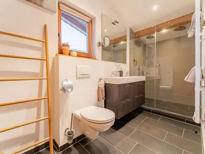 Ein Badezimmer in der Unterkunft Eichenhof
