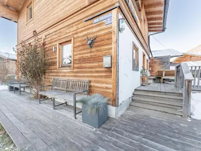Das Gebäude in dem sich das Chalet befindet