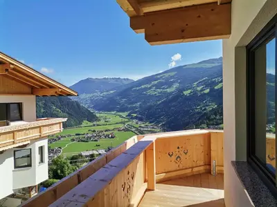 Ein allgemeiner Bergblick oder ein Berglick von der Ferienwohnung aus
