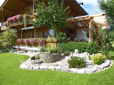Ein Garten an der Unterkunft Appartement Bergrose