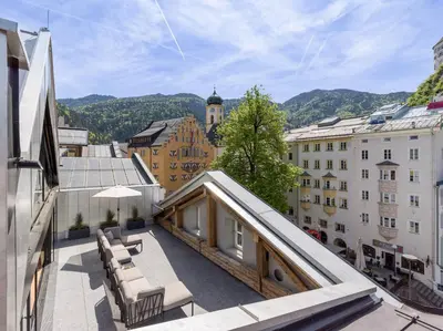 Ein allgemeiner Bergblick oder ein Berglick von des Hotels aus