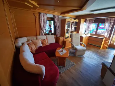 Ein Sitzbereich in der Unterkunft Ferienwohnung Kaiserblick Kössen