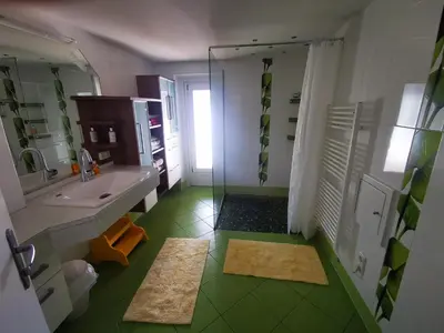 Ein Badezimmer in der Unterkunft Ferienwohnung Kaiserblick Kössen