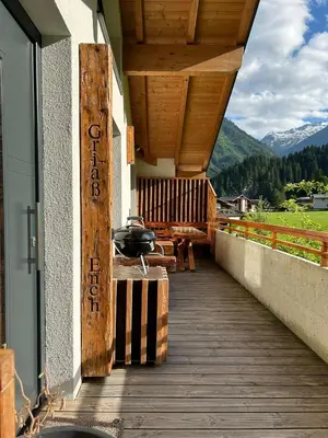 Ein allgemeiner Bergblick oder ein Berglick von der Ferienwohnung aus