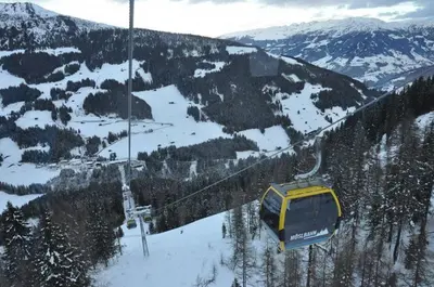 Ein allgemeiner Bergblick oder ein Berglick von der Ferienwohnung aus
