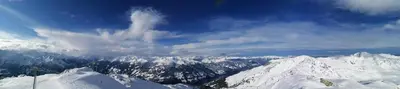 Ein allgemeiner Bergblick oder ein Berglick von der Ferienwohnung aus