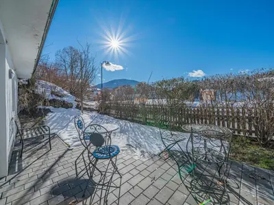 Ein allgemeiner Bergblick oder ein Berglick von der Ferienwohnung aus