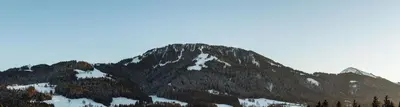 Ein allgemeiner Bergblick oder ein Berglick von der Ferienwohnung aus