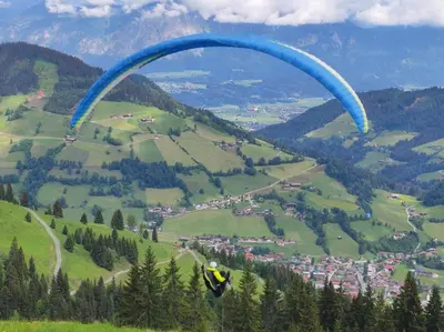 Ein allgemeiner Bergblick oder ein Berglick von der Ferienwohnung aus