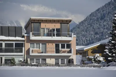 Ein allgemeiner Bergblick oder ein Berglick von der Ferienwohnung aus