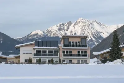 Ein allgemeiner Bergblick oder ein Berglick von der Ferienwohnung aus