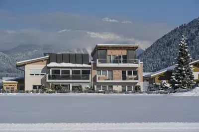 Ein allgemeiner Bergblick oder ein Berglick von der Ferienwohnung aus