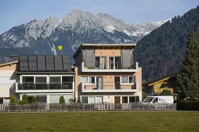 Ein allgemeiner Bergblick oder ein Berglick von der Ferienwohnung aus