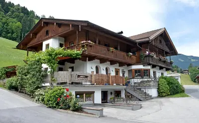 Ein allgemeiner Bergblick oder ein Berglick von der Ferienwohnung aus