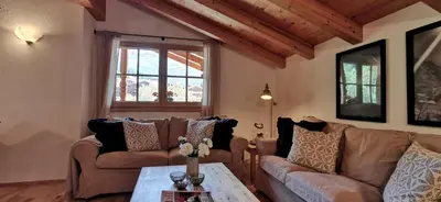 Ein Sitzbereich in der Unterkunft Alpbach Loft
