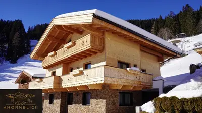 Das Gebäude in dem sich das Aparthotel befindet
