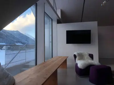 Ein allgemeiner Bergblick oder ein Berglick von des Ferienhauses aus