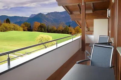 Ein allgemeiner Bergblick oder ein Berglick von der Ferienwohnung aus