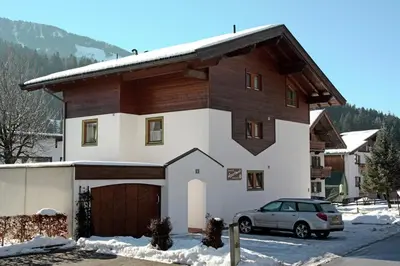 Ein allgemeiner Bergblick oder ein Berglick von der Ferienwohnung aus