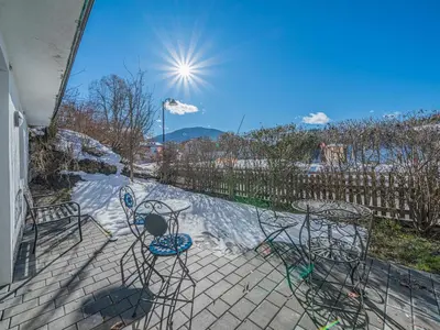 Ein allgemeiner Bergblick oder ein Berglick von der Ferienwohnung aus