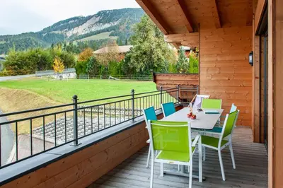 Ein allgemeiner Bergblick oder ein Berglick von der Ferienwohnung aus