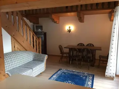 Ein Sitzbereich in der Unterkunft Gundhabing flat