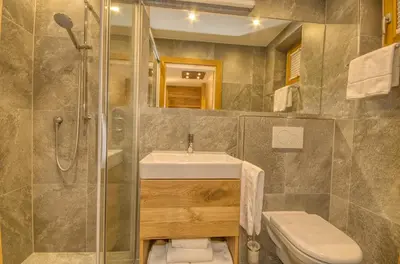 Ein Badezimmer in der Unterkunft Juwel 10 - by Alpen Apartments