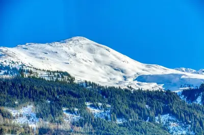 Ein allgemeiner Bergblick oder ein Berglick von der Ferienwohnung aus