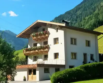 Ein allgemeiner Bergblick oder ein Berglick von der Ferienwohnung aus