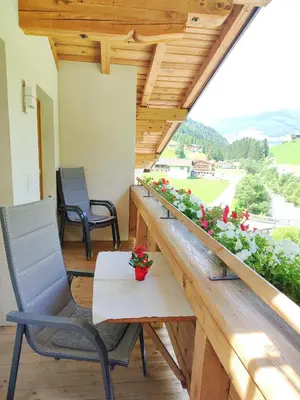 Ein Balkon oder eine Terrasse in der Unterkunft Haus Enzian