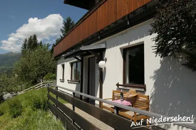 Ein allgemeiner Bergblick oder ein Berglick von der Ferienwohnung aus