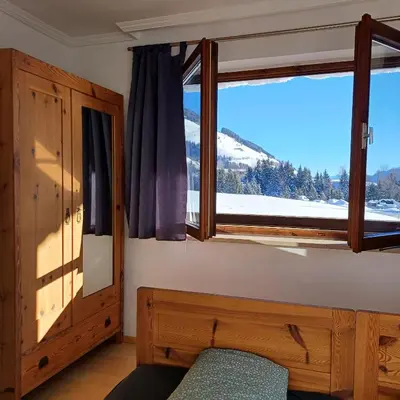Ein allgemeiner Bergblick oder ein Berglick von der Ferienwohnung aus
