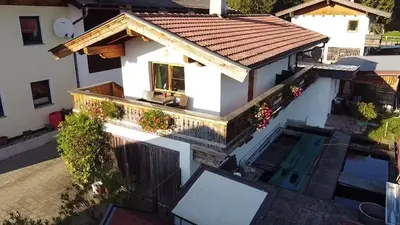 Das Gebäude in dem sich die Ferienwohnung befindet