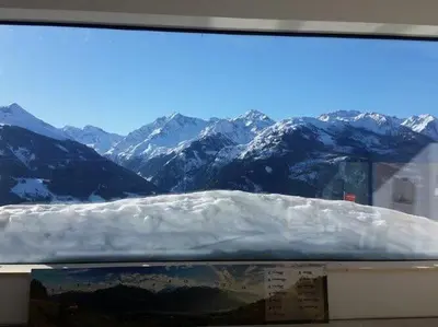 Ein allgemeiner Bergblick oder ein Berglick von der Ferienwohnung aus