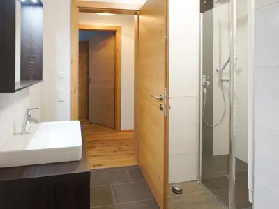 Ein Badezimmer in der Unterkunft Kitzbühel alpine lodge with private infrared sauna