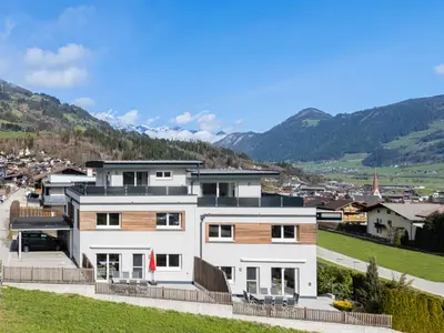 Ein allgemeiner Bergblick oder ein Berglick von des Ferienhauses aus