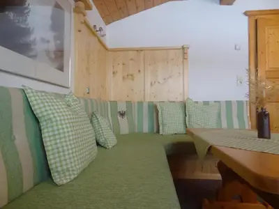 Ein Sitzbereich in der Unterkunft Appartementhaus Hubert