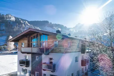 Ein allgemeiner Bergblick oder ein Berglick von der Ferienwohnung aus
