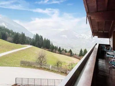 Ein allgemeiner Bergblick oder ein Berglick von der Ferienwohnung aus