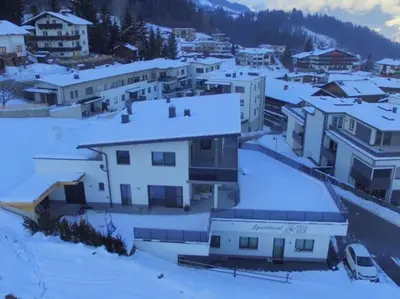Top holiday flat in Fügen near the ski area im Winter