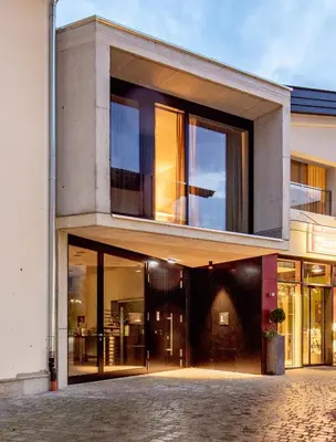 Das Gebäude in dem sich das Bed & Breakfast befindet